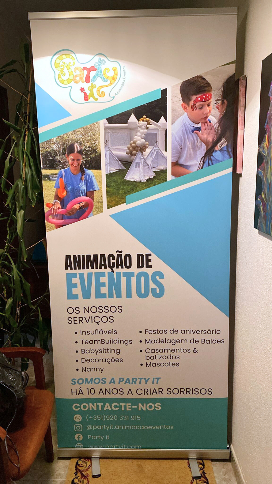 Criação do design de um Roll Up de publicidade para a empresa Party it.